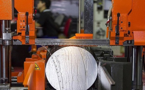 融水立式金属带锯床切削出现跑带故障解决方法！